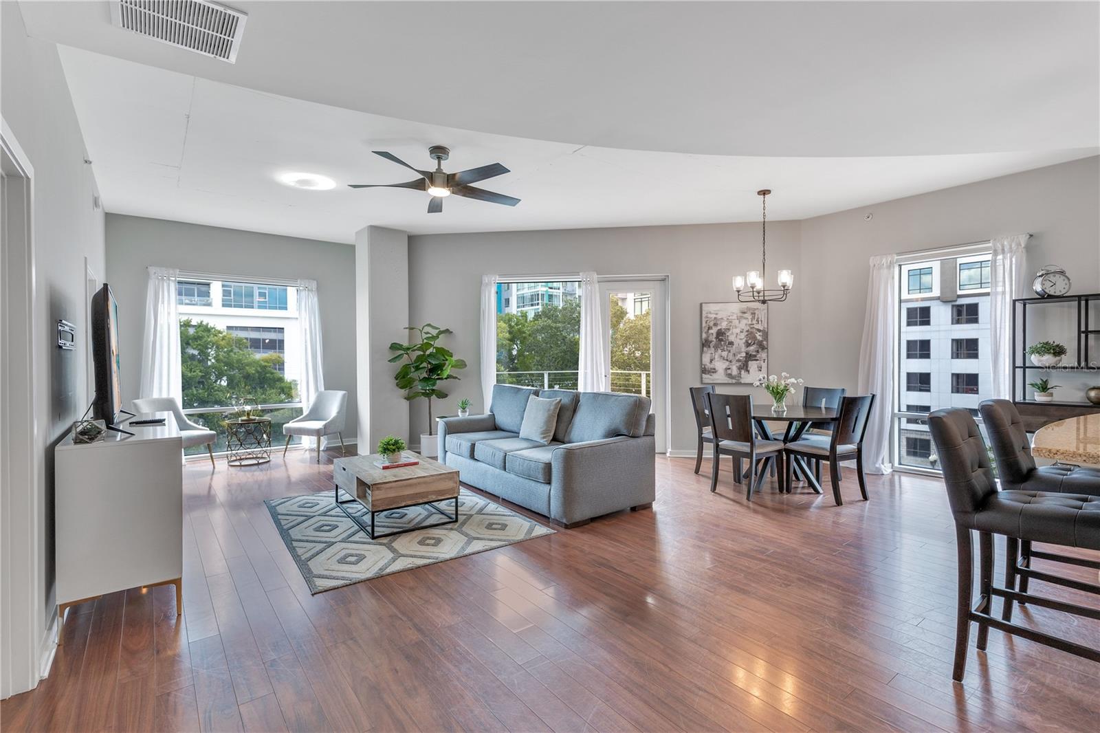 Image 7 of 42 For 525 Jackson Street 509