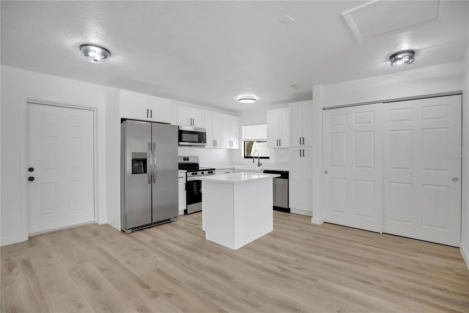 Image 10 of 32 For 2181 Linden Road