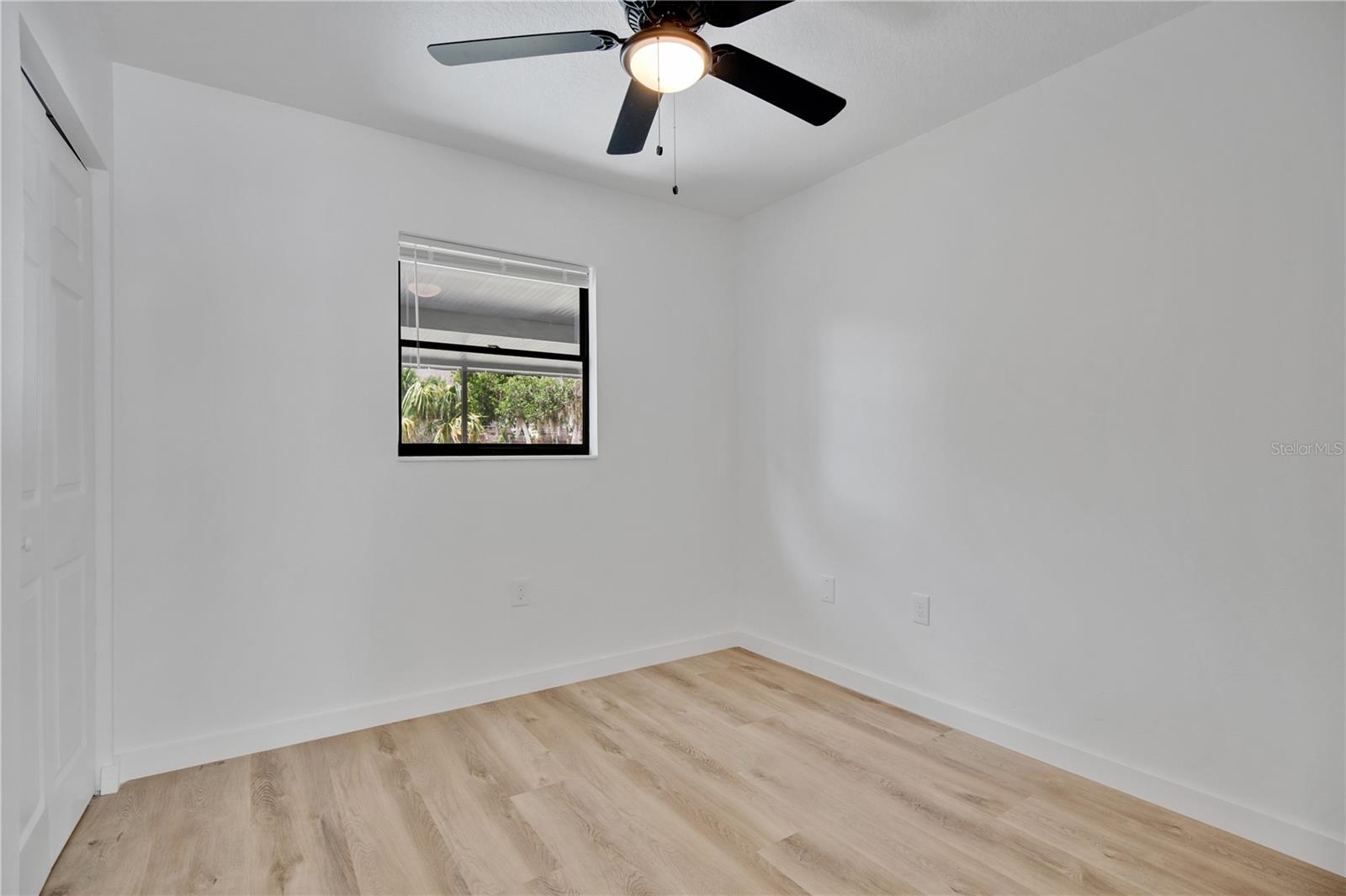 Image 13 of 32 For 2181 Linden Road