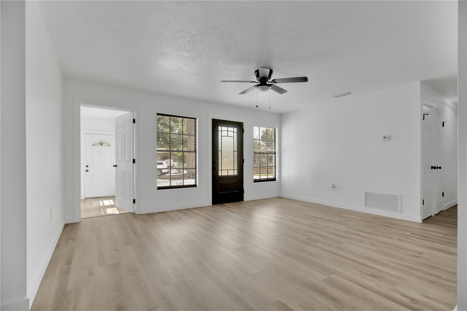 Image 5 of 32 For 2181 Linden Road