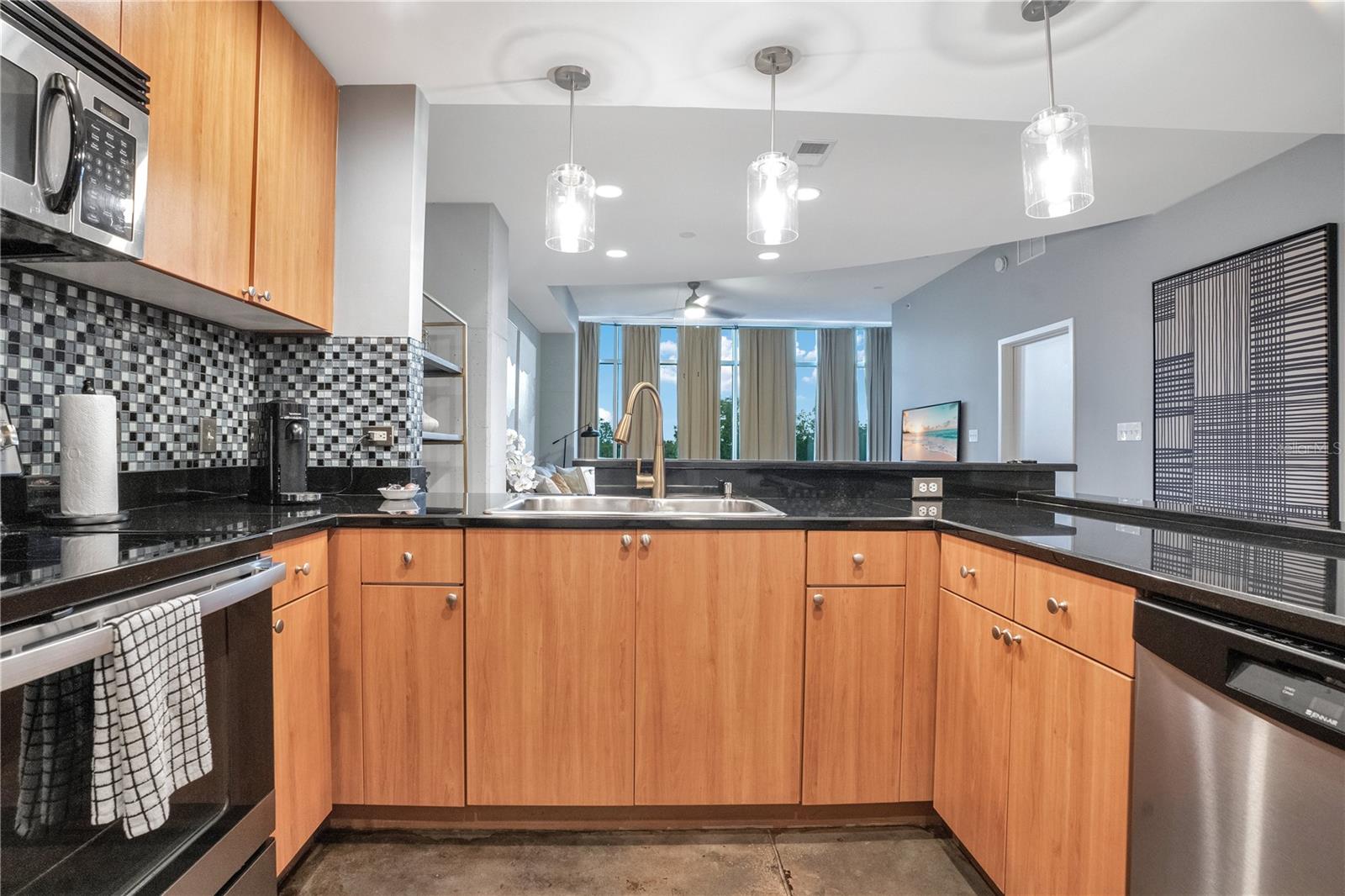 Image 11 of 56 For 525 Jackson Street 505
