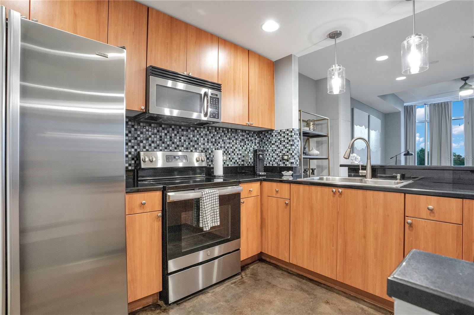 Image 9 of 56 For 525 Jackson Street 505