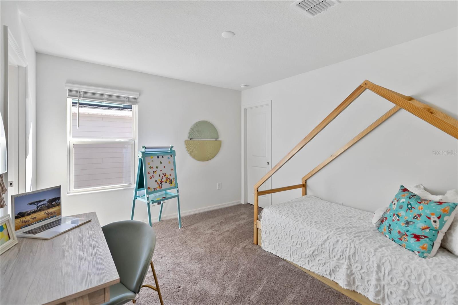 Image 12 of 17 For 9072 Norley Court