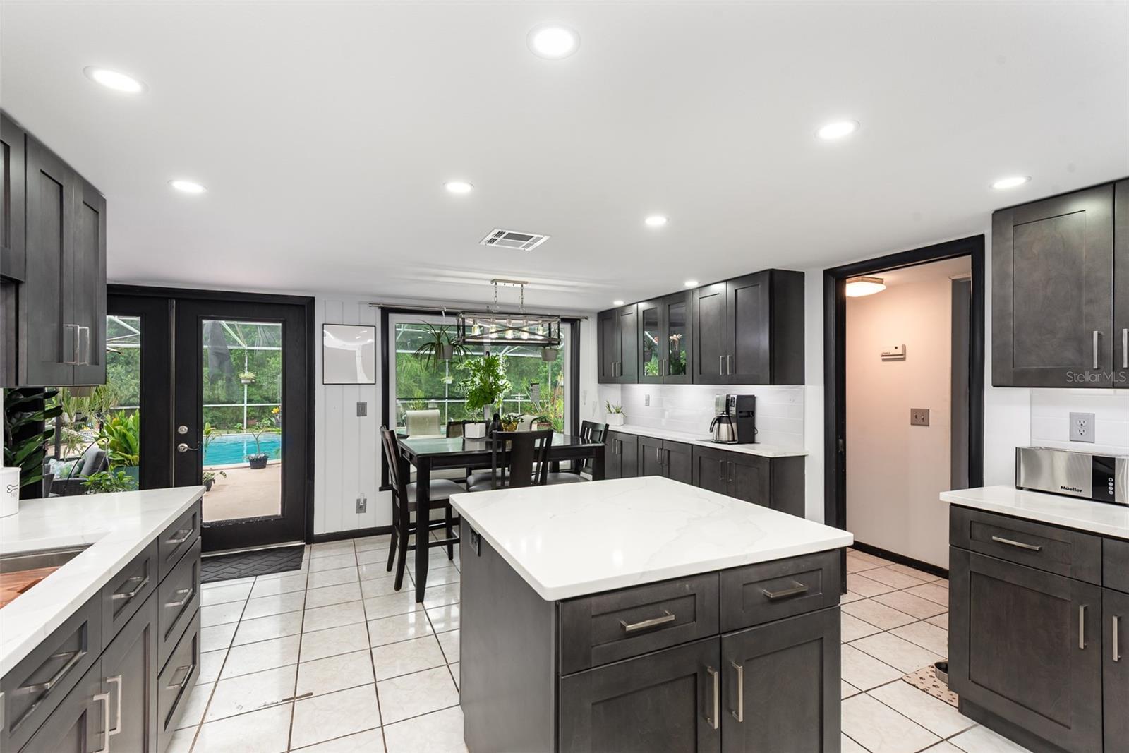 Image 4 of 27 For 1844 Hamlin Court