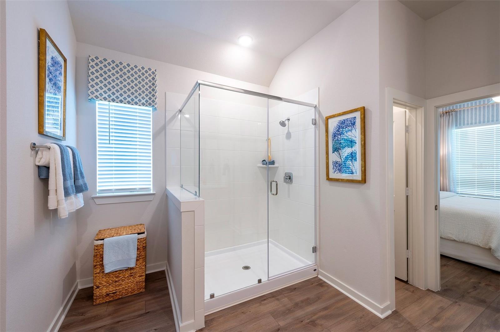 Image 8 of 12 For 17212 Auburn Arch Loop Biscayne