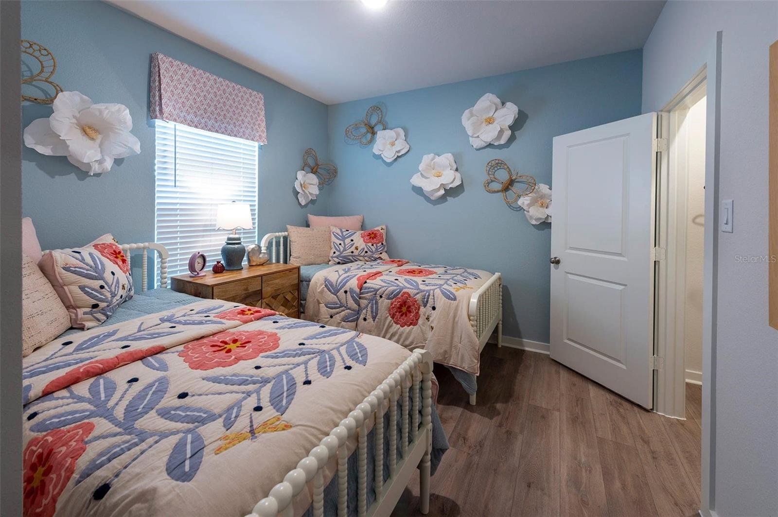 Image 9 of 12 For 17212 Auburn Arch Loop Estero