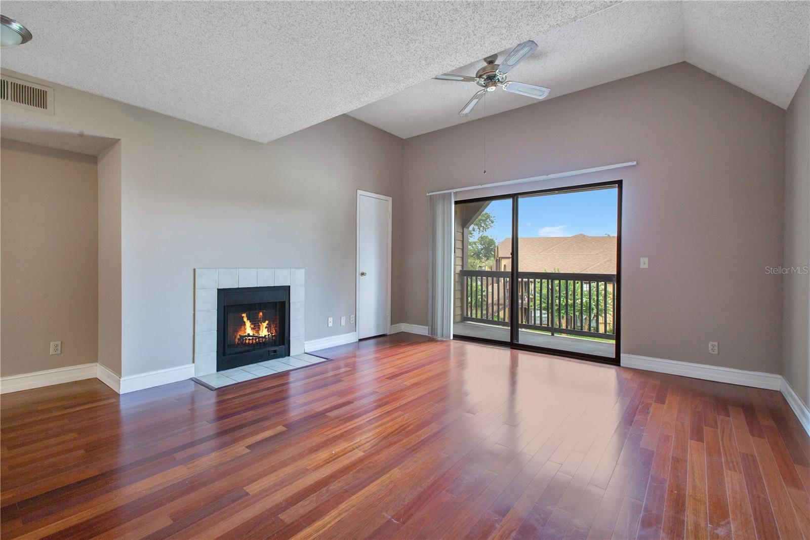 Image 2 of 18 For 320 Black Oak Court 307