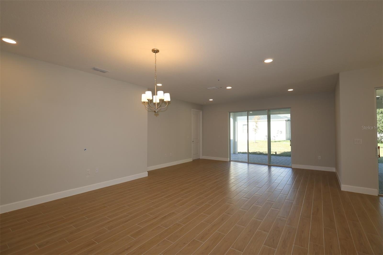 Image 31 of 42 For 699 Pointe Emerson Boulevard