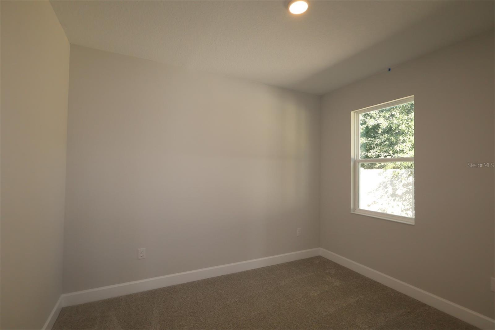 Image 32 of 42 For 699 Pointe Emerson Boulevard