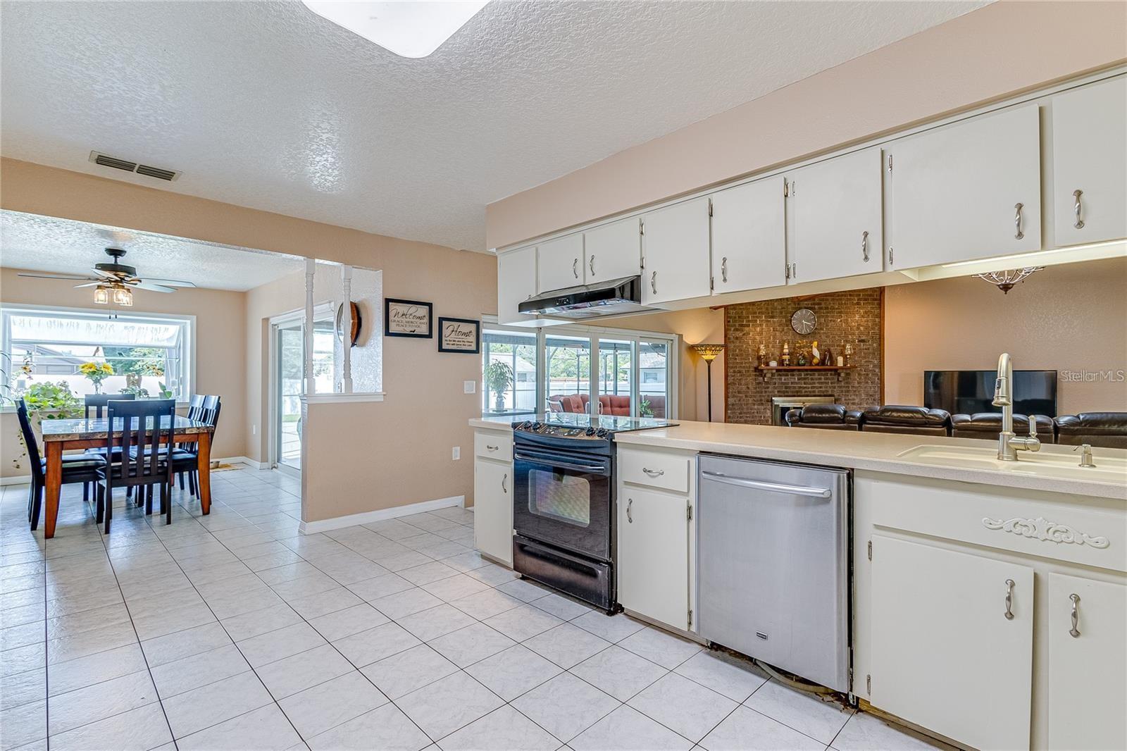 Image 35 of 48 For 4471 Windsmere Boulevard