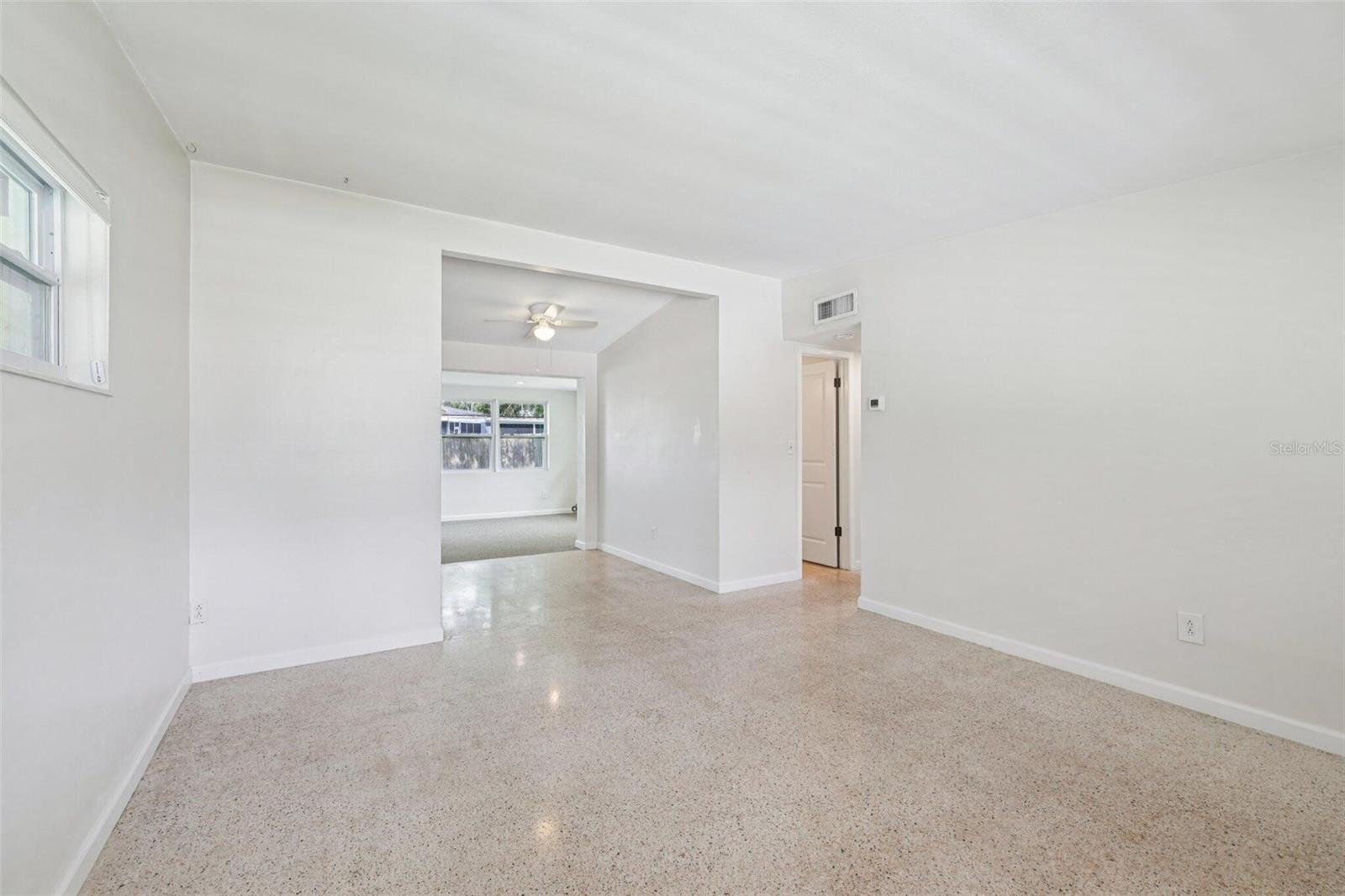 Image 11 of 17 For 5502 Pine Circle Ne