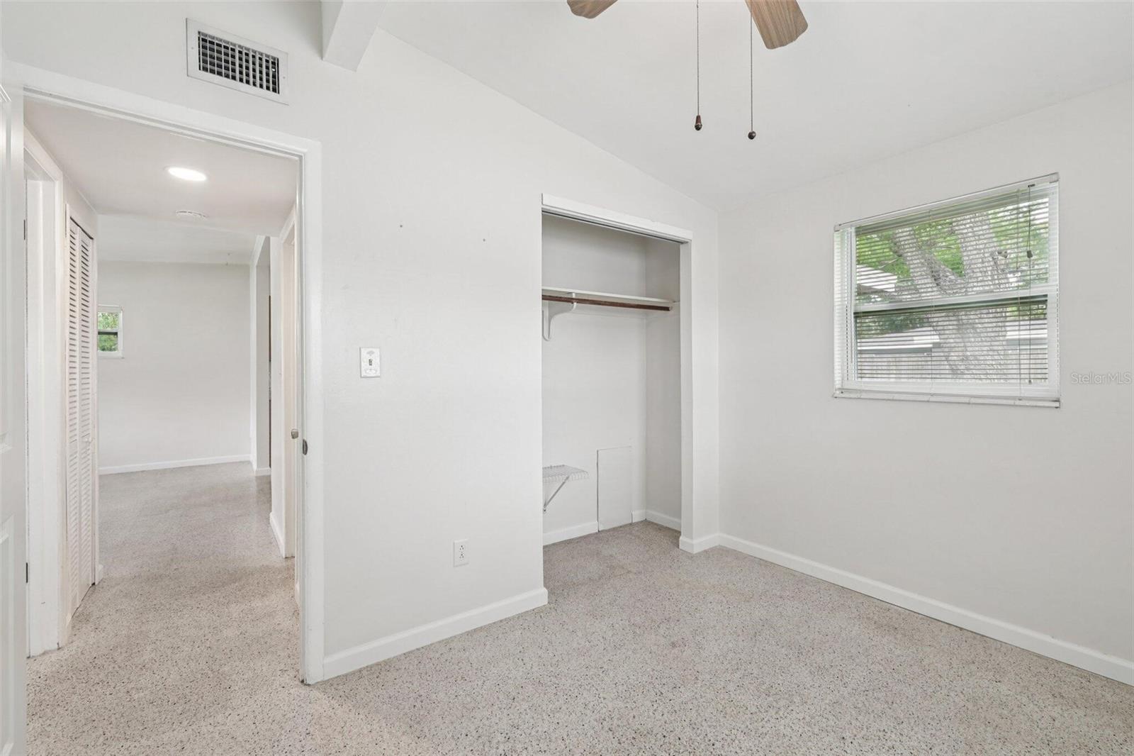 Image 8 of 17 For 5502 Pine Circle Ne