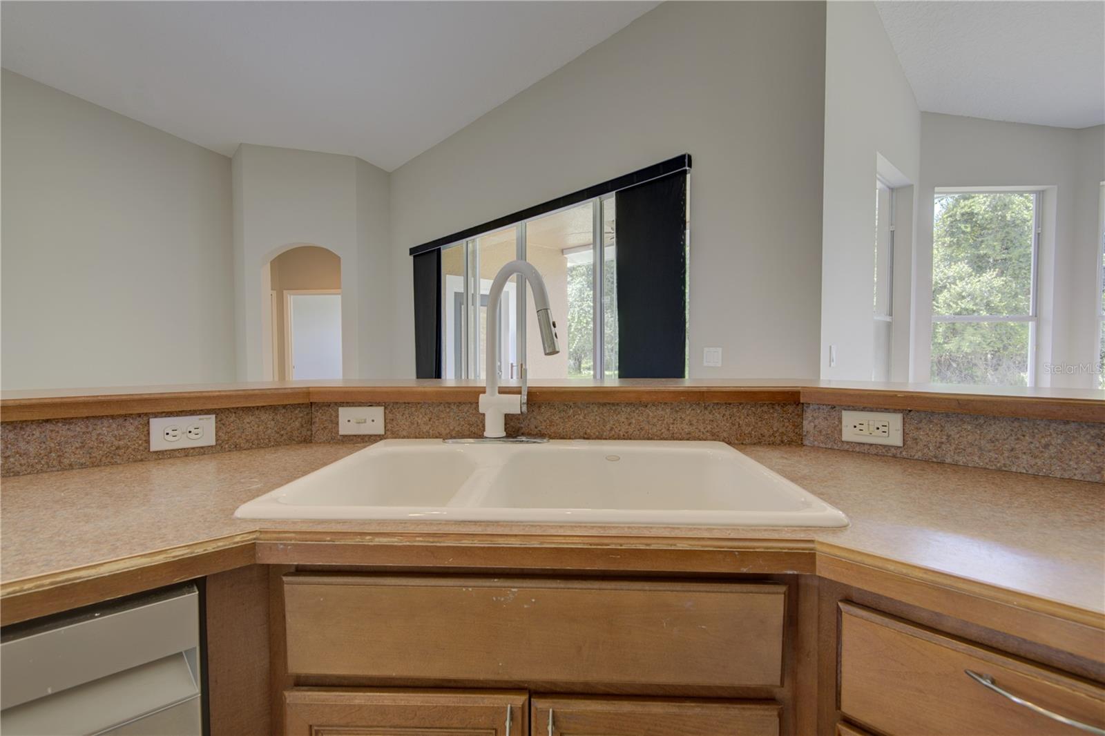 Image 13 of 41 For 754 Grey Heron Place
