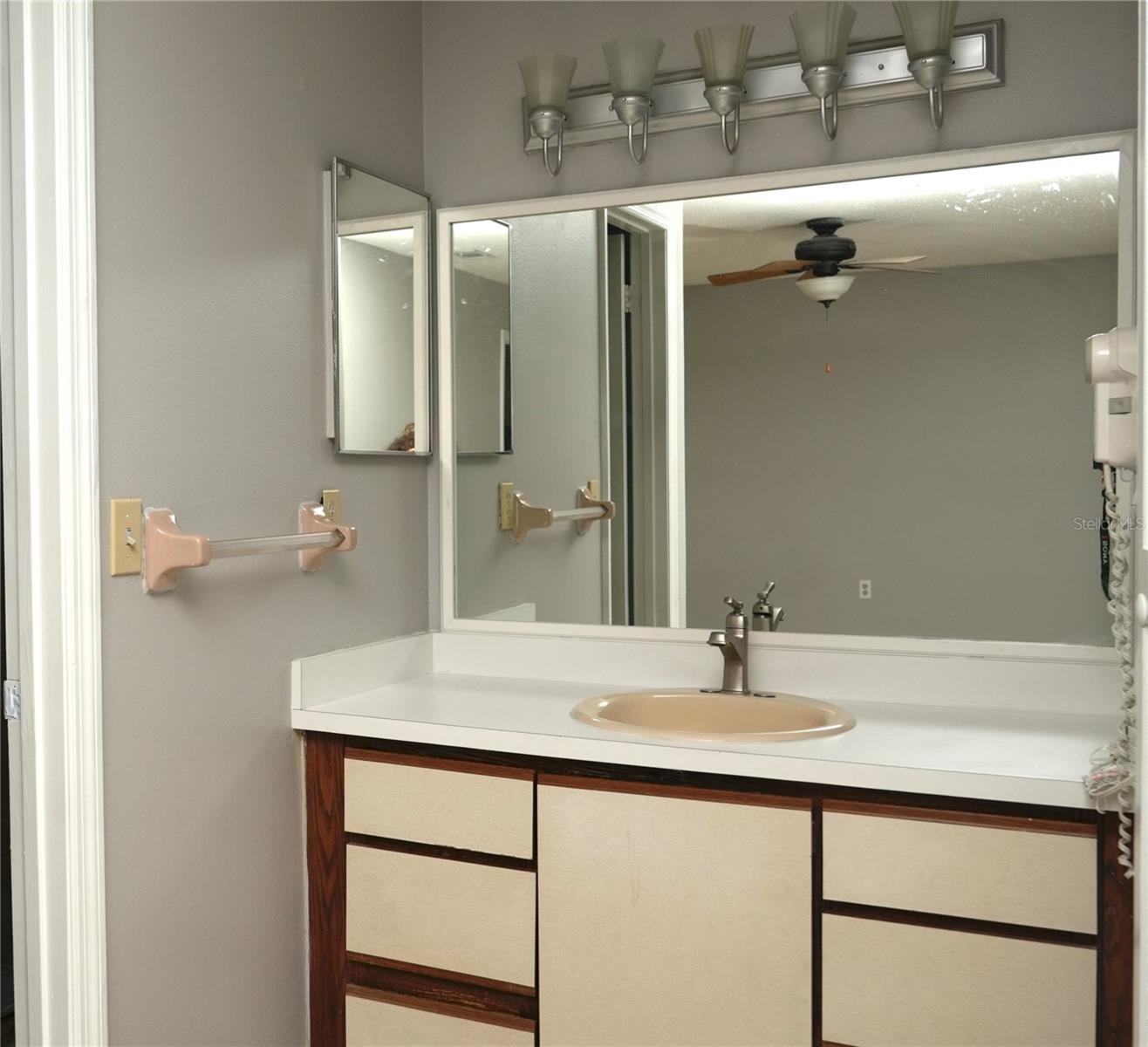 Image 17 of 23 For 3555 Pineridge Circle