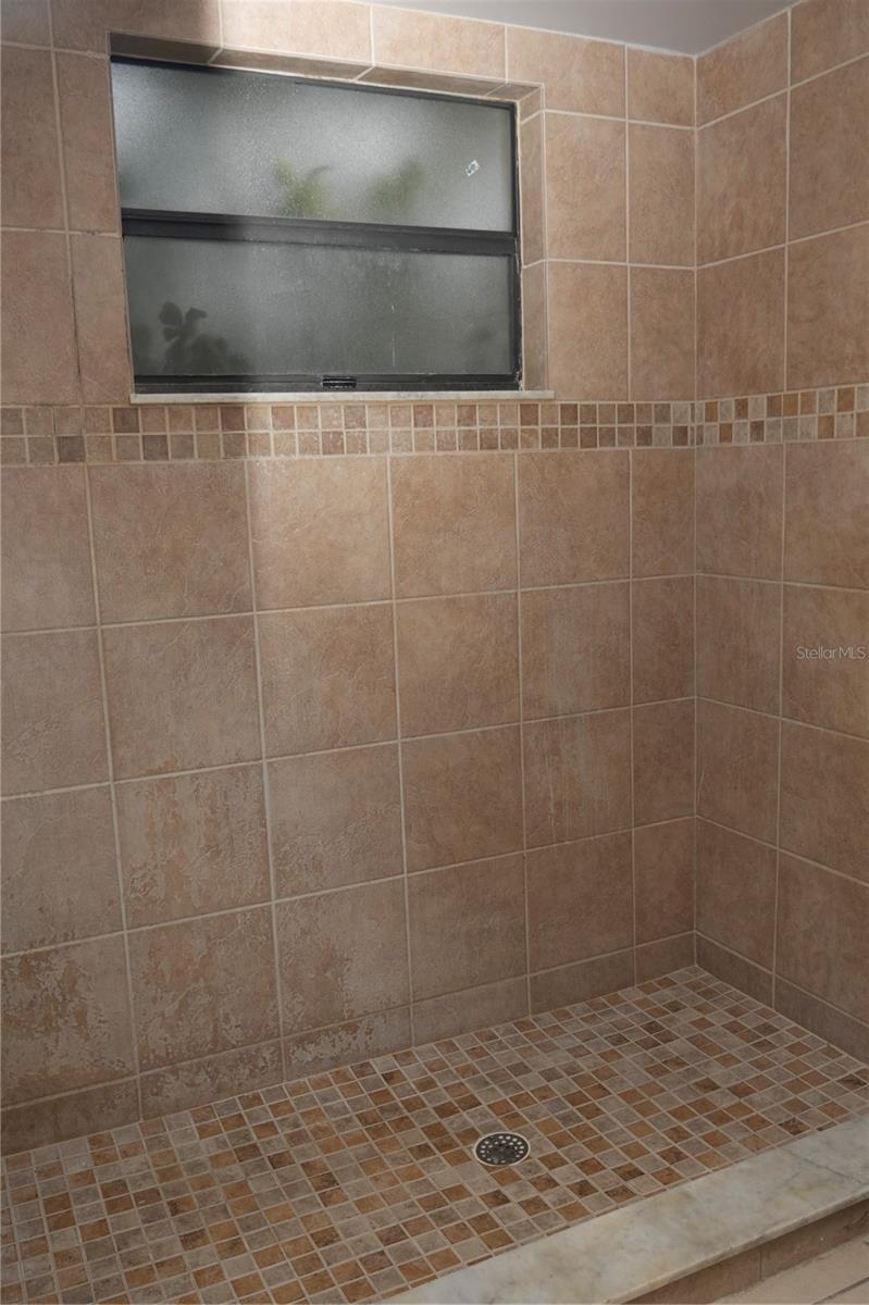 Image 18 of 23 For 3555 Pineridge Circle
