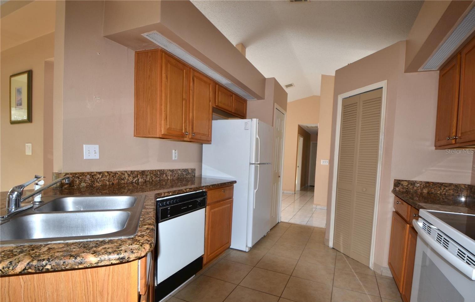 Image 4 of 12 For 3555 Pineridge Circle