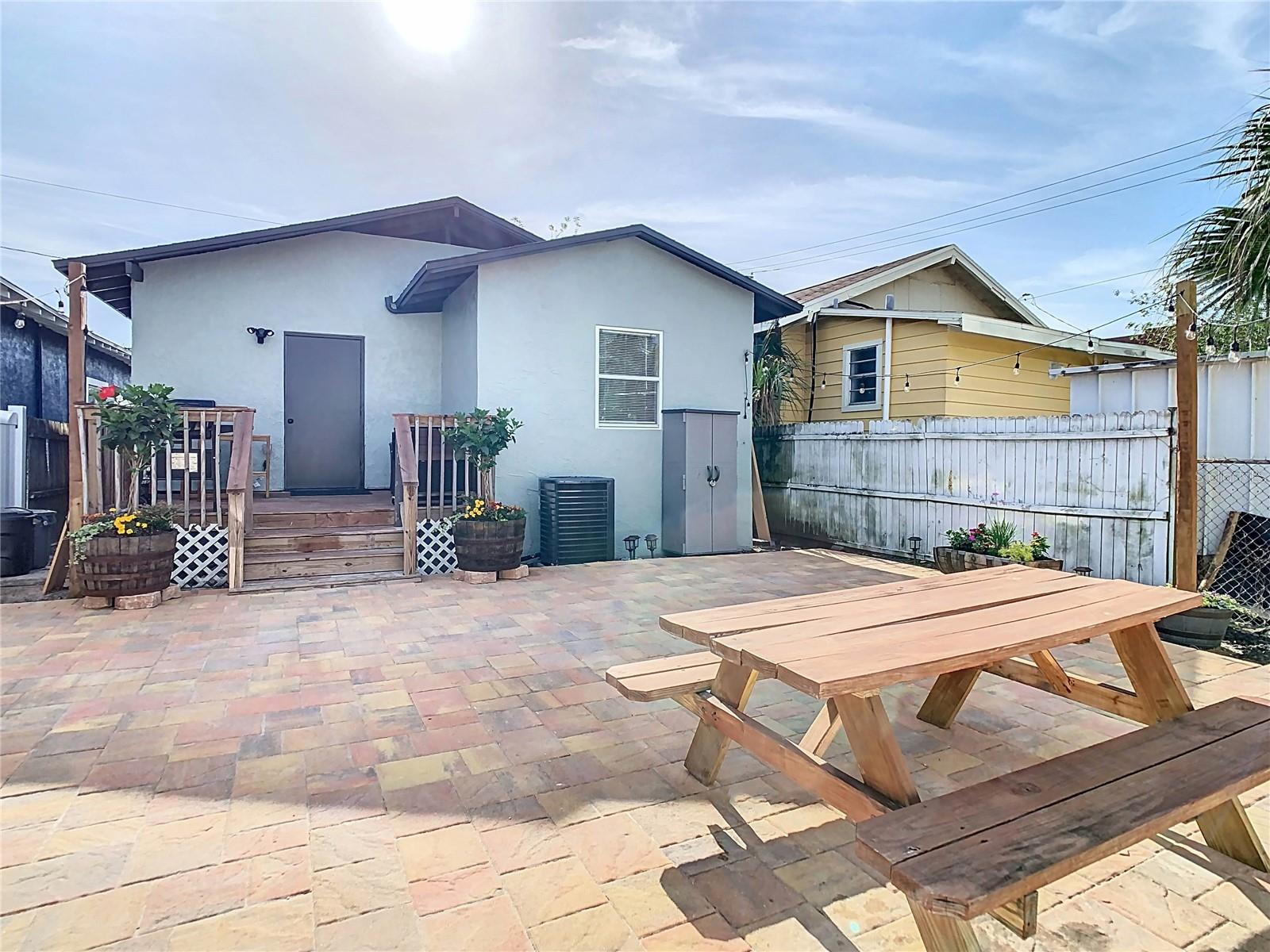 Image 8 of 56 For 2904 Sanchez Street
