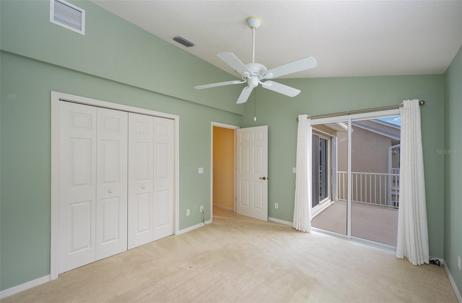 Image 12 of 23 For 135 Aquarina Boulevard