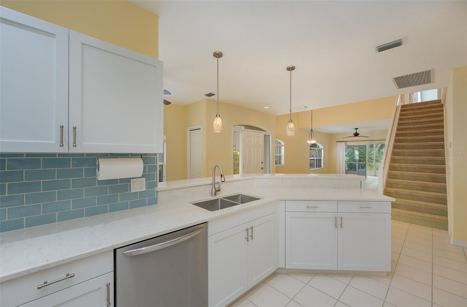 Image 4 of 23 For 135 Aquarina Boulevard
