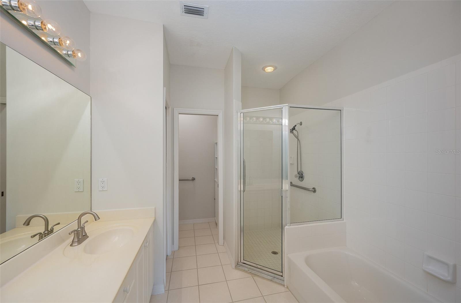 Image 8 of 23 For 135 Aquarina Boulevard