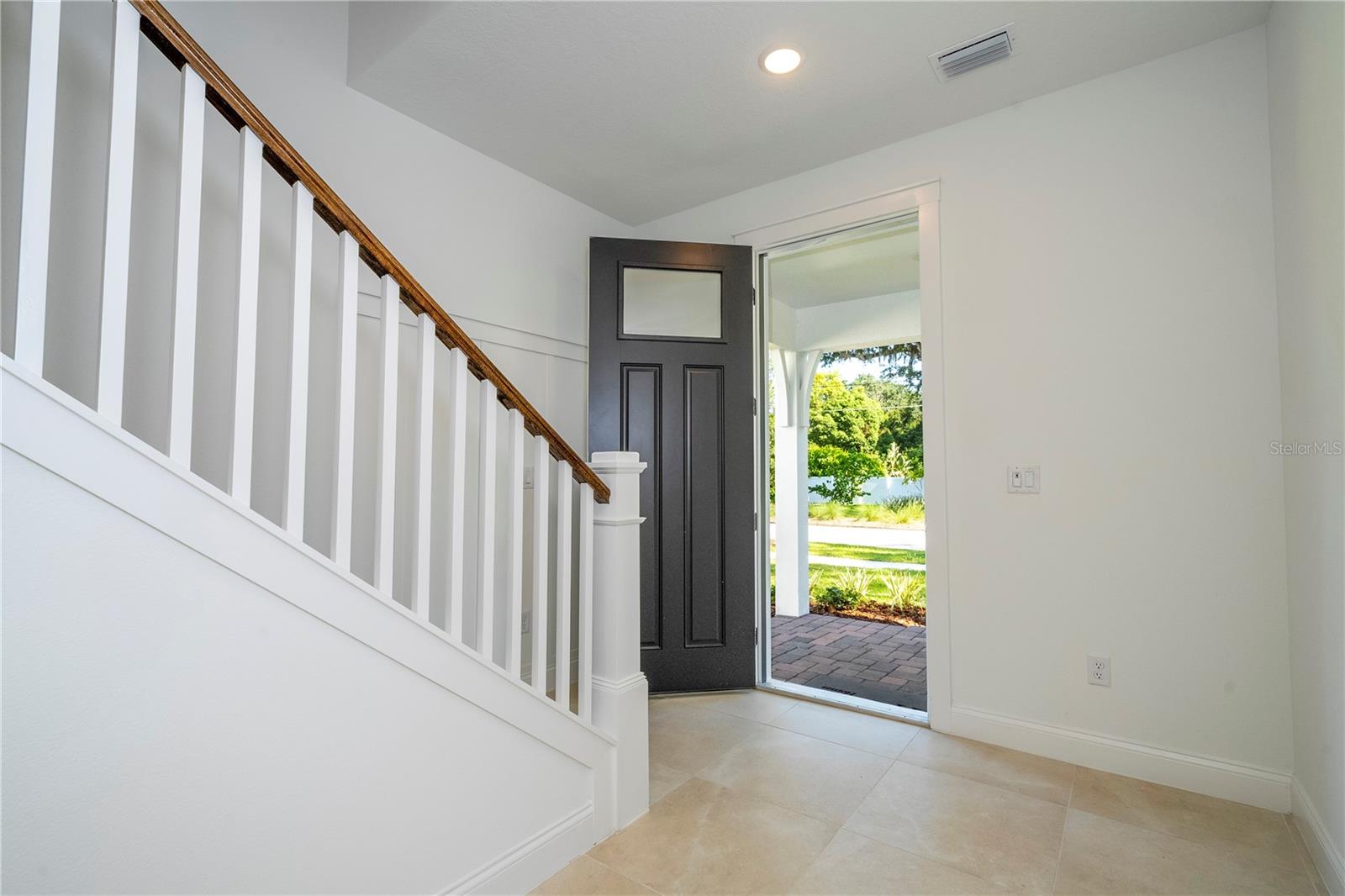 Image 17 of 100 For 2180 Forest Circle
