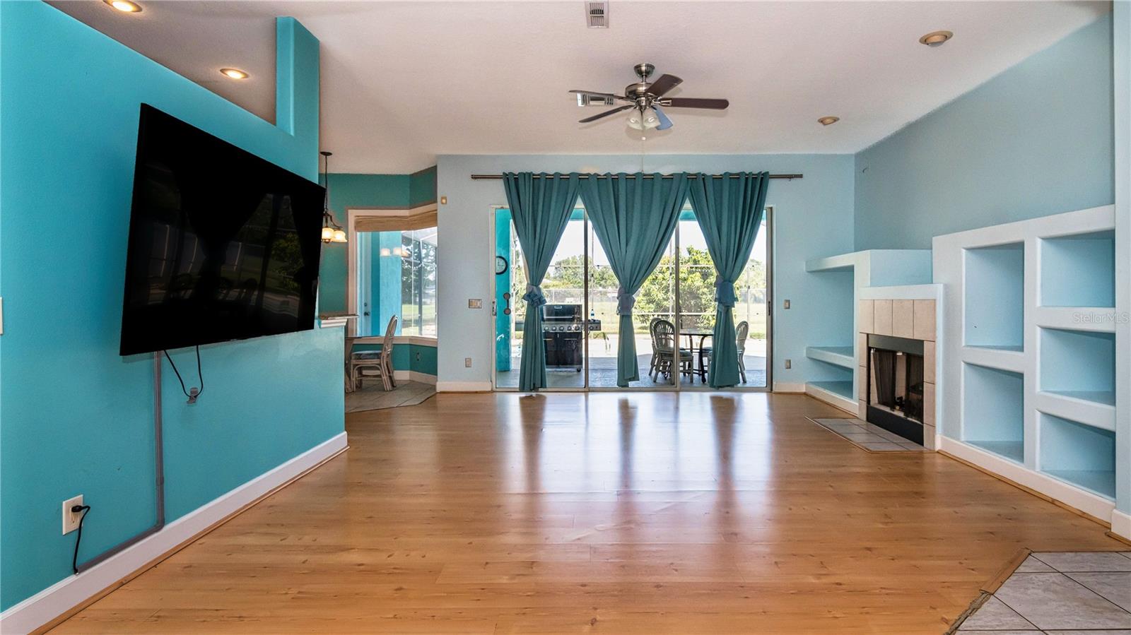 Image 12 of 50 For 8011 Canyon Lake Circle