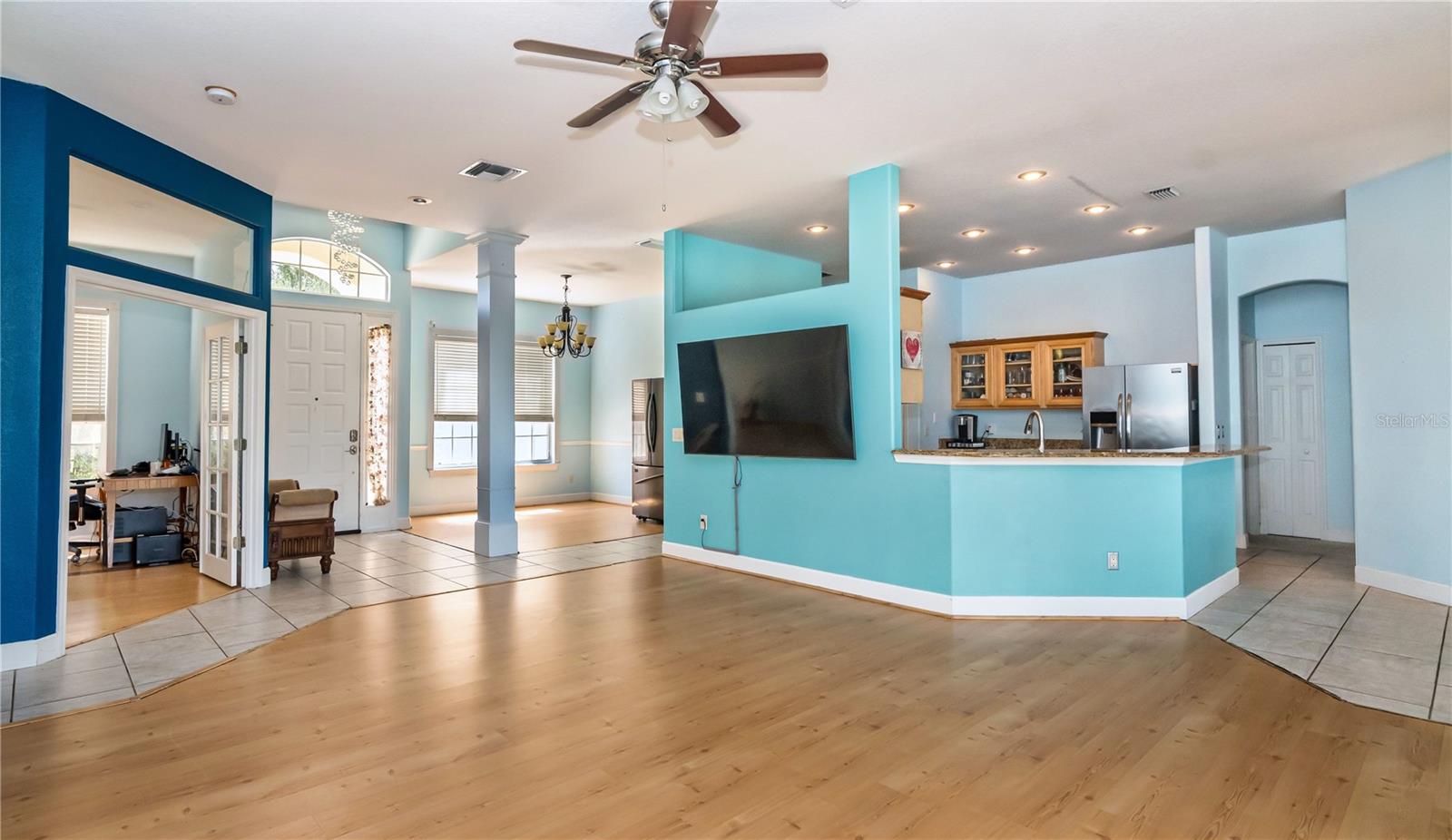 Image 13 of 50 For 8011 Canyon Lake Circle
