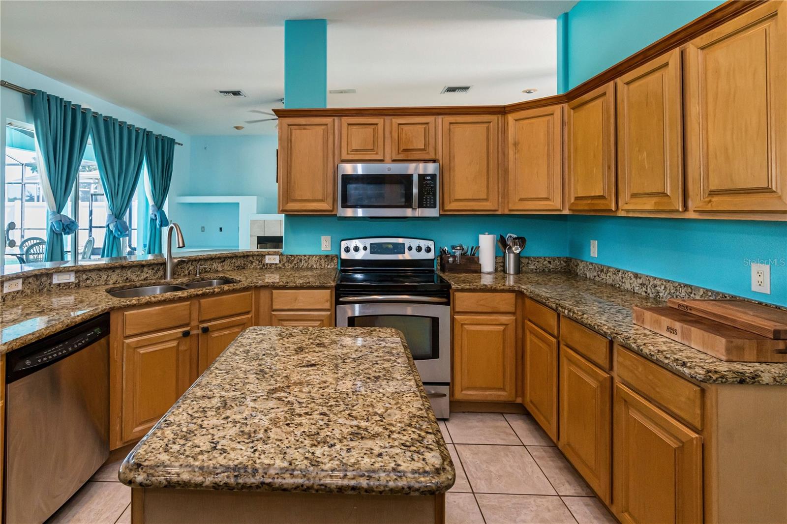 Image 16 of 50 For 8011 Canyon Lake Circle