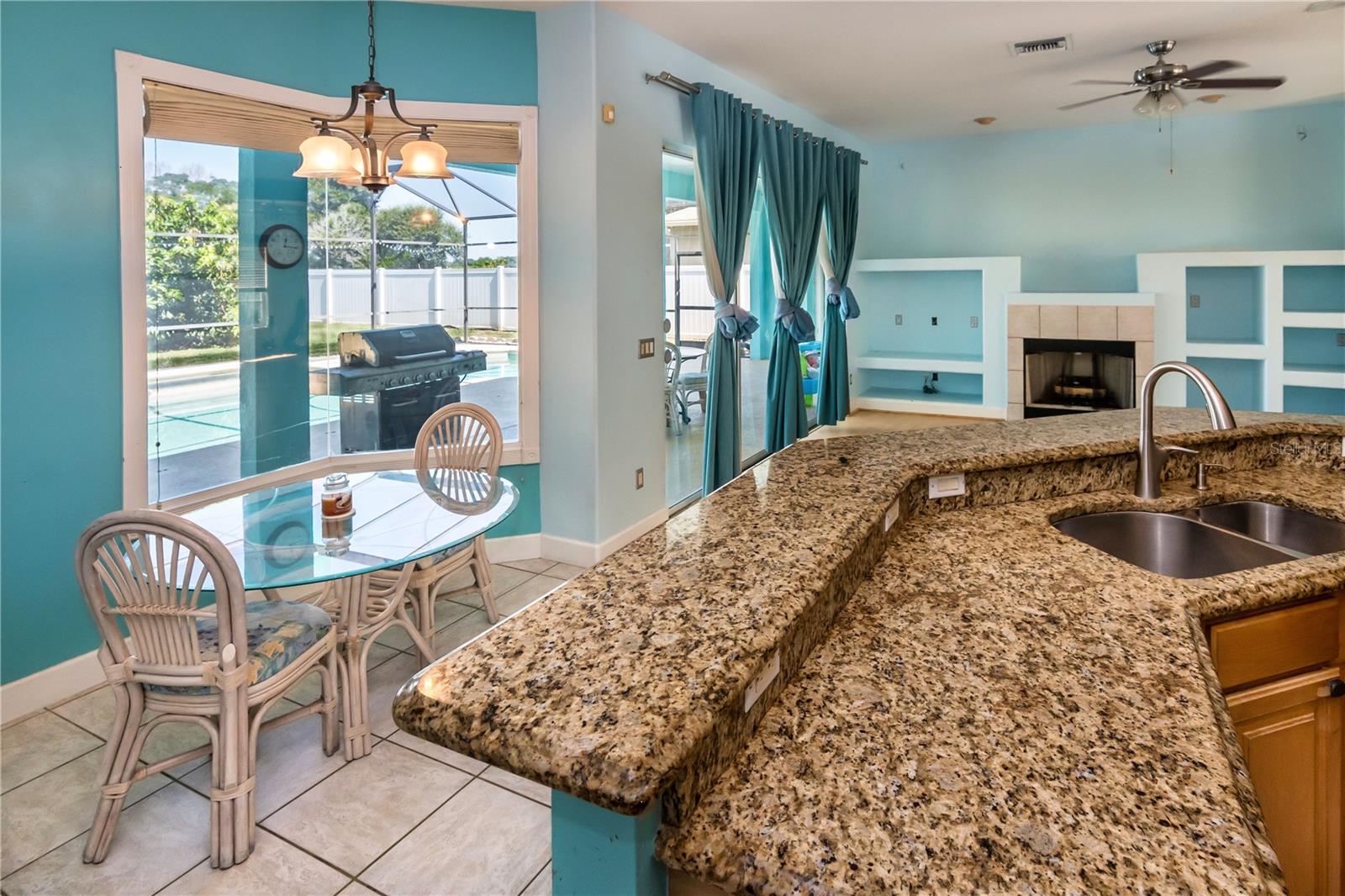 Image 17 of 50 For 8011 Canyon Lake Circle