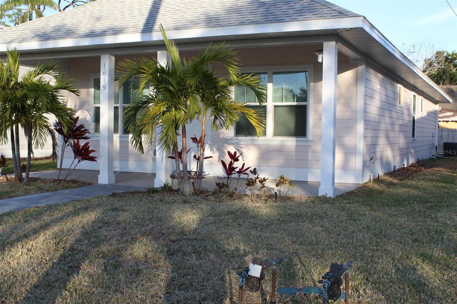 Image 10 of 60 For 1619 17th Street W