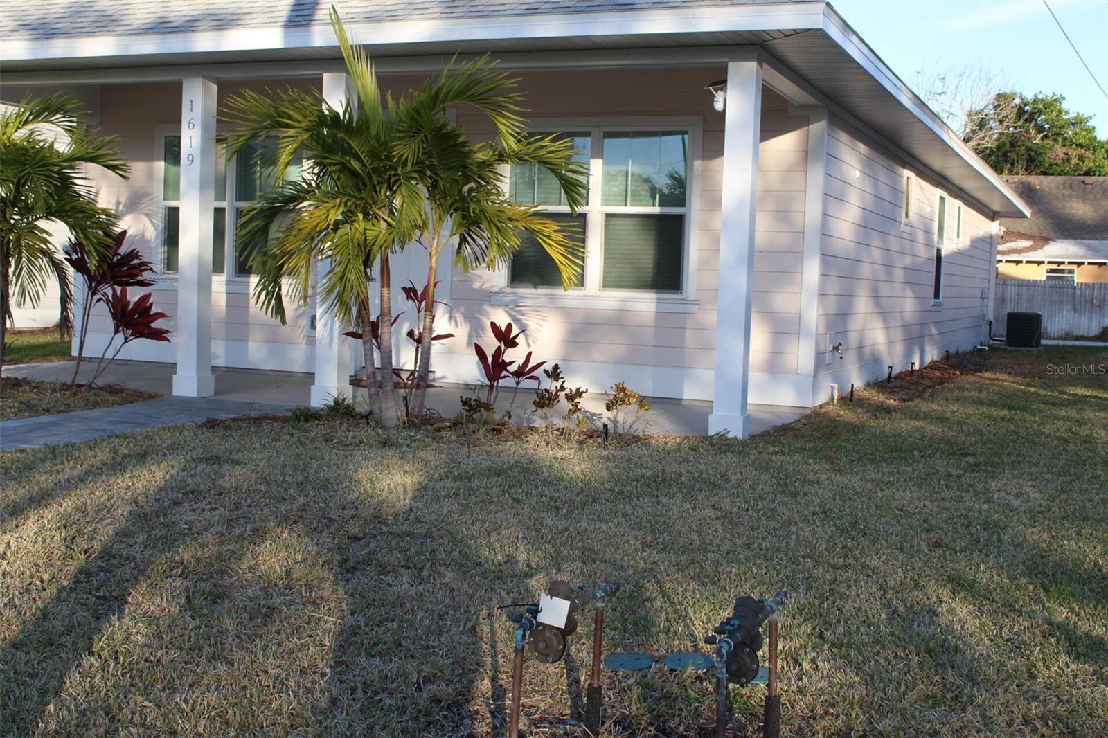 Image 11 of 60 For 1619 17th Street W