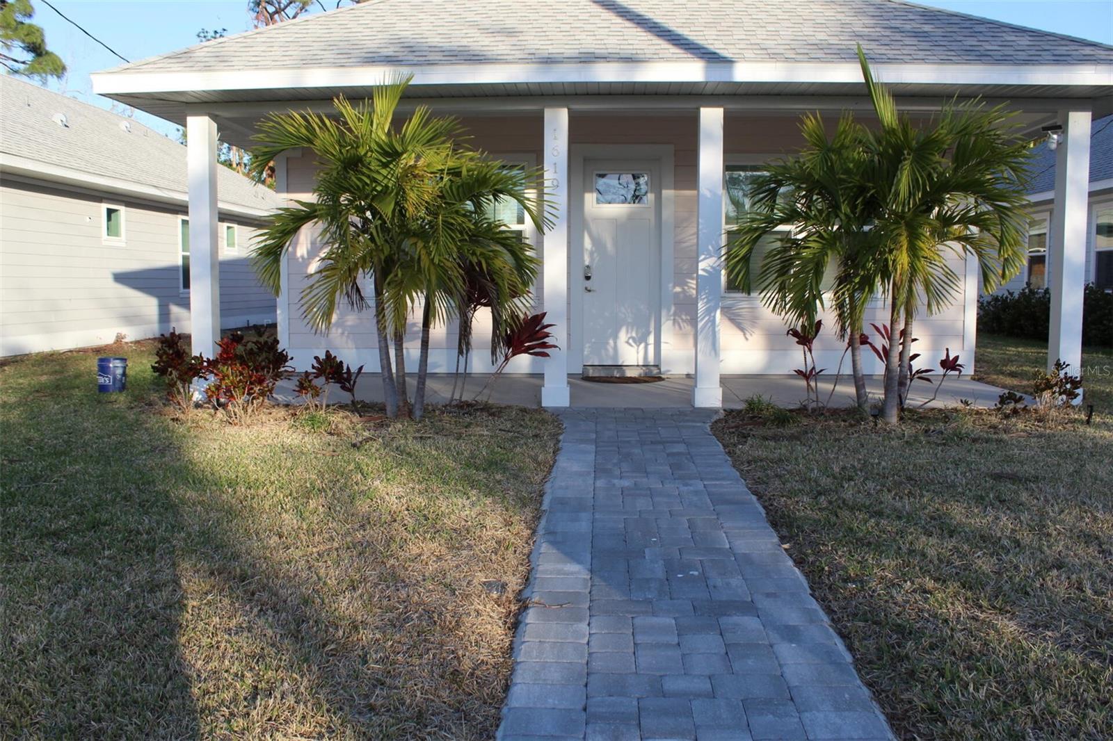 Image 3 of 60 For 1619 17th Street W