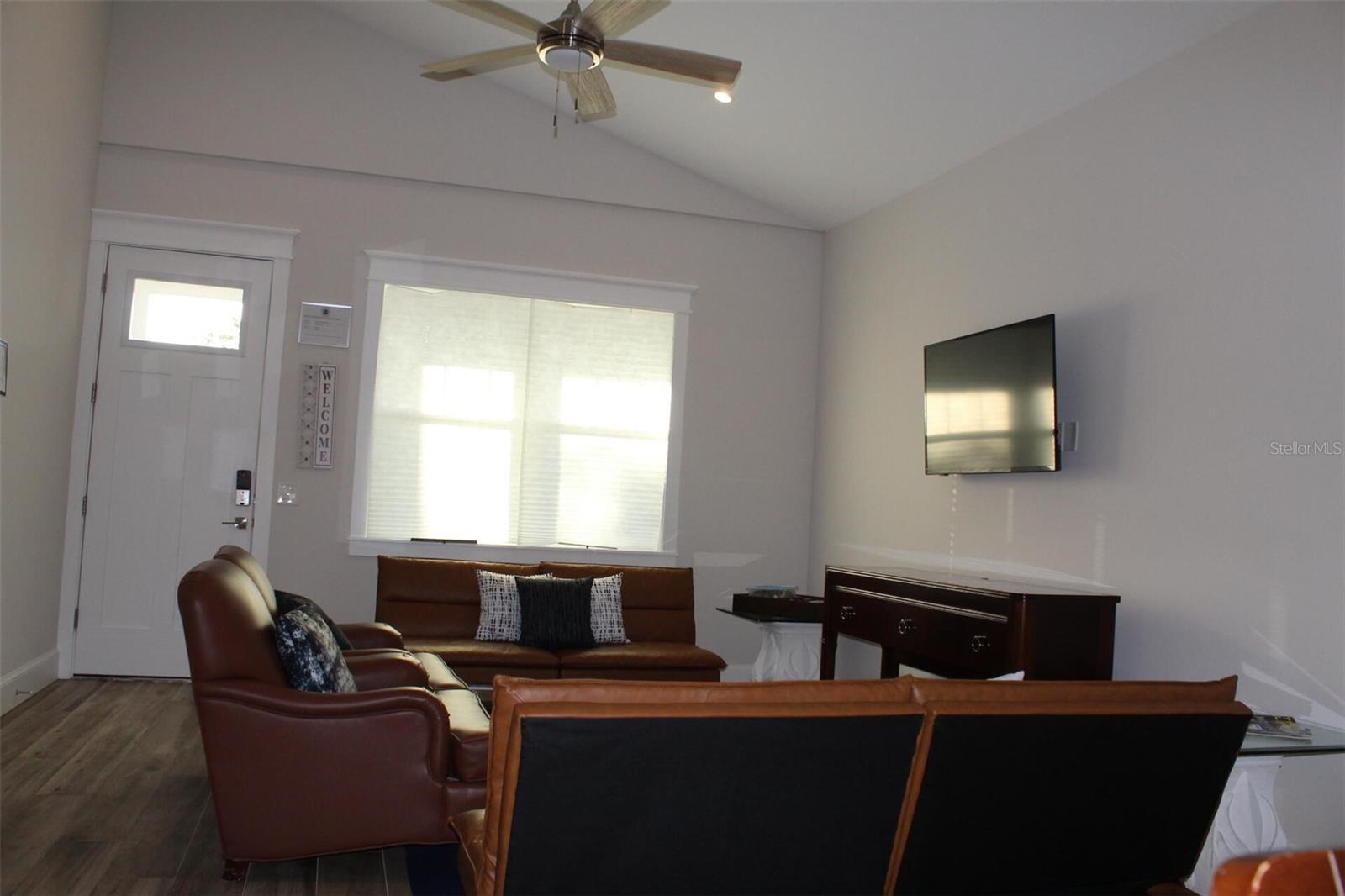 Image 36 of 60 For 1619 17th Street W