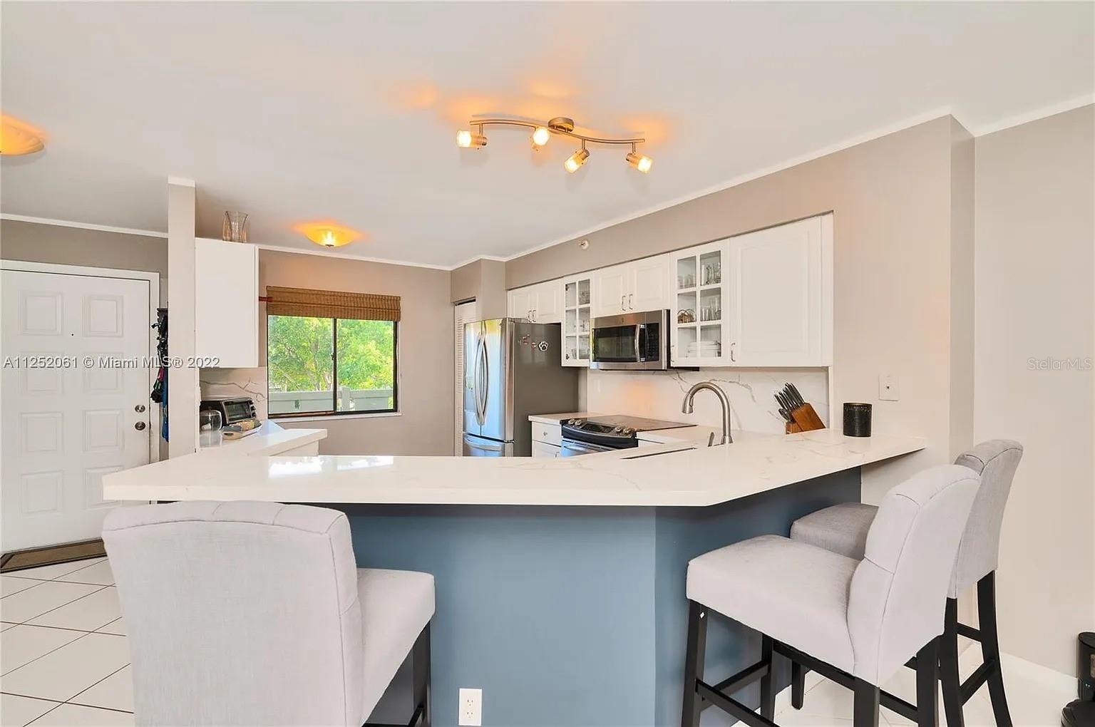 Image 10 of 19 For 2205 Cypress Bend Drive 302