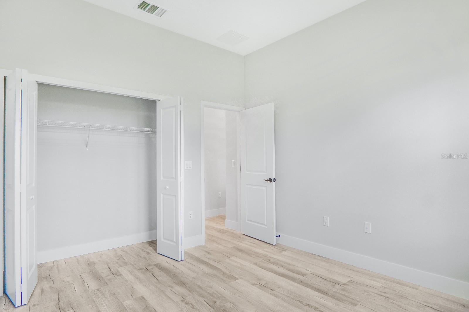 Image 17 of 34 For 12823 Sw 35th Avenue Rd