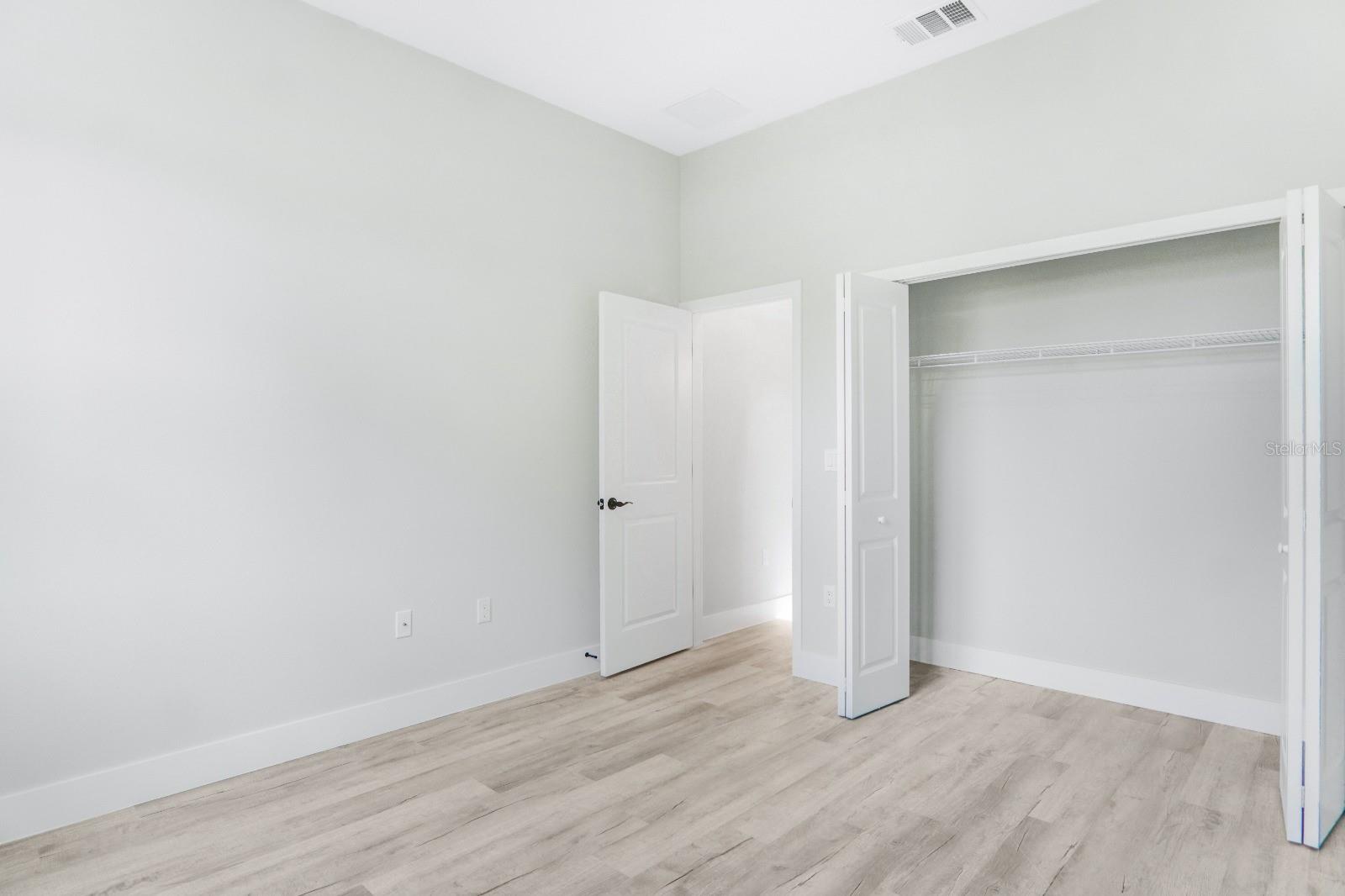Image 21 of 34 For 12823 Sw 35th Avenue Rd