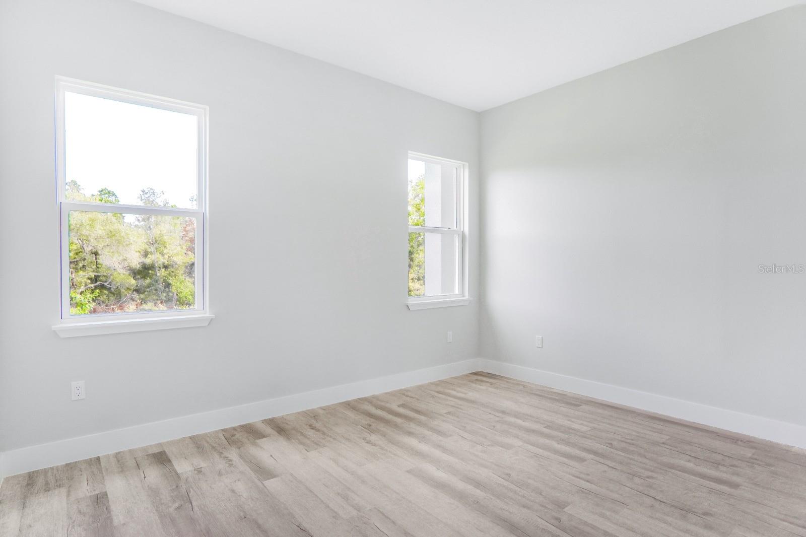 Image 24 of 34 For 12823 Sw 35th Avenue Rd