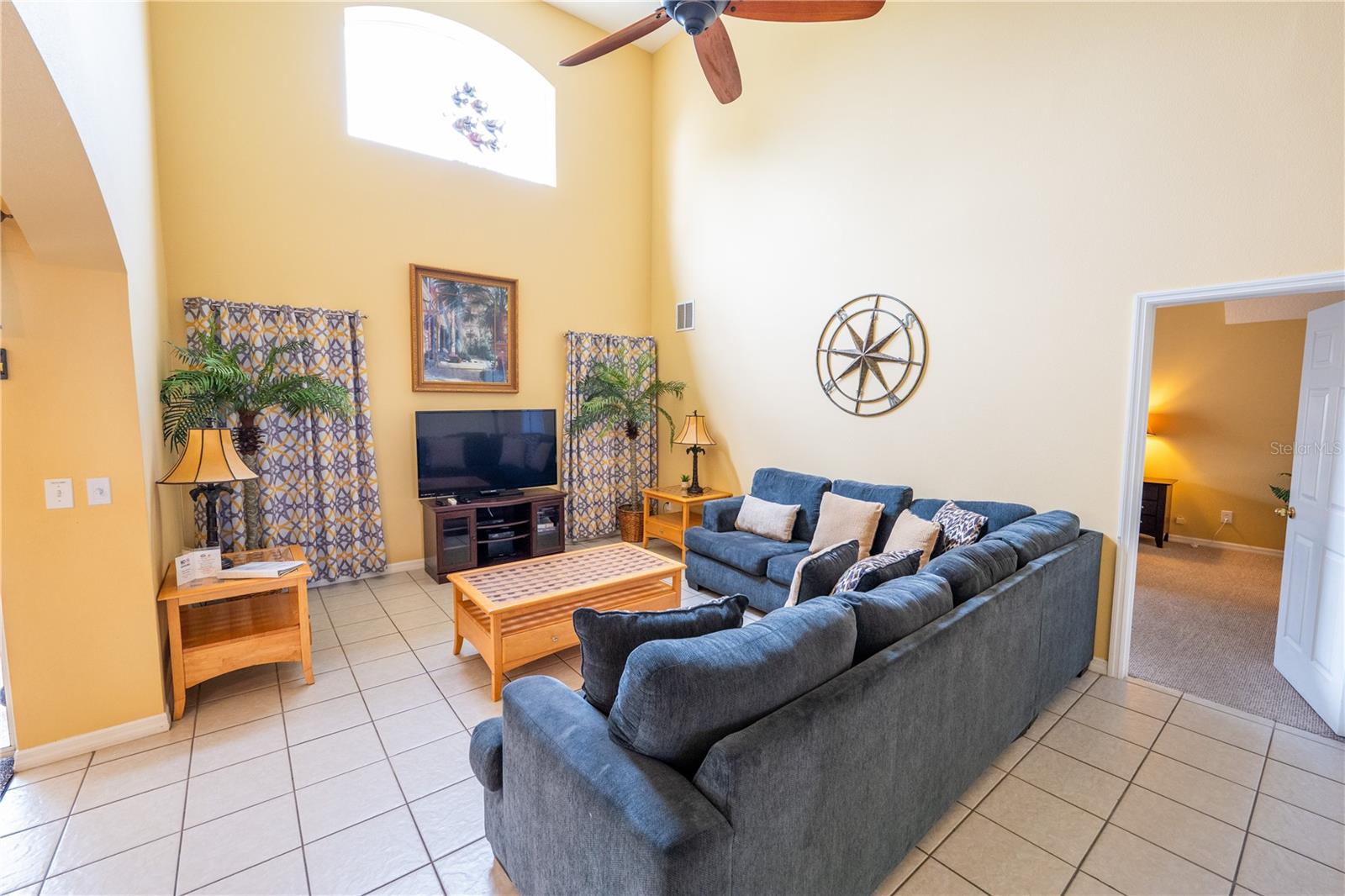 Image 6 of 36 For 918 Solana Circle