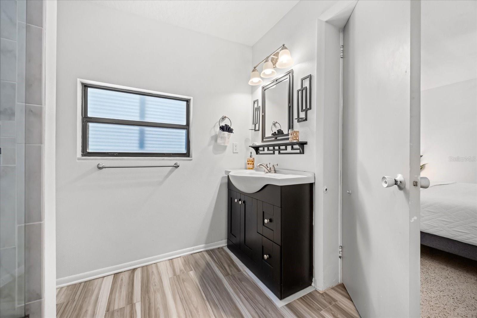 Listing photo id 10 for 936 Santa Cruz Road