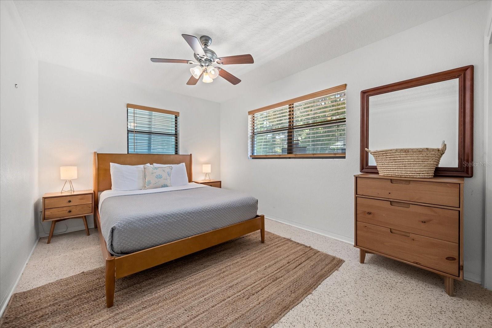 Listing photo id 11 for 936 Santa Cruz Road