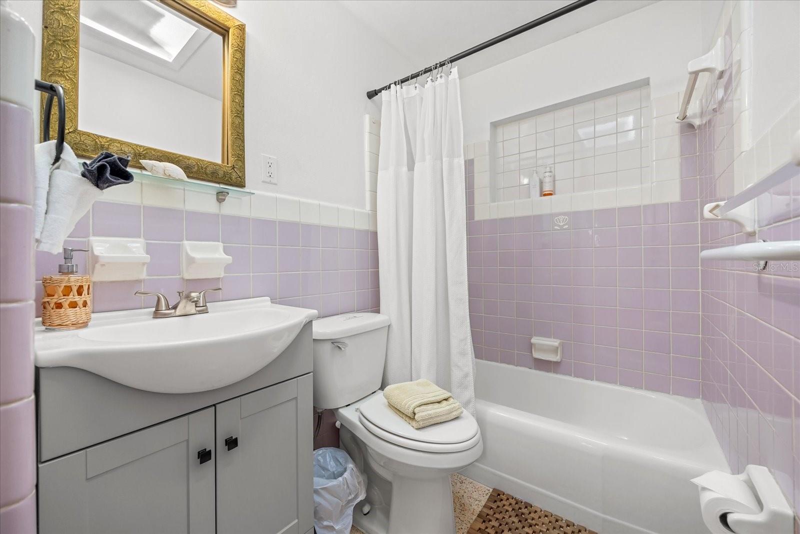 Listing photo id 13 for 936 Santa Cruz Road