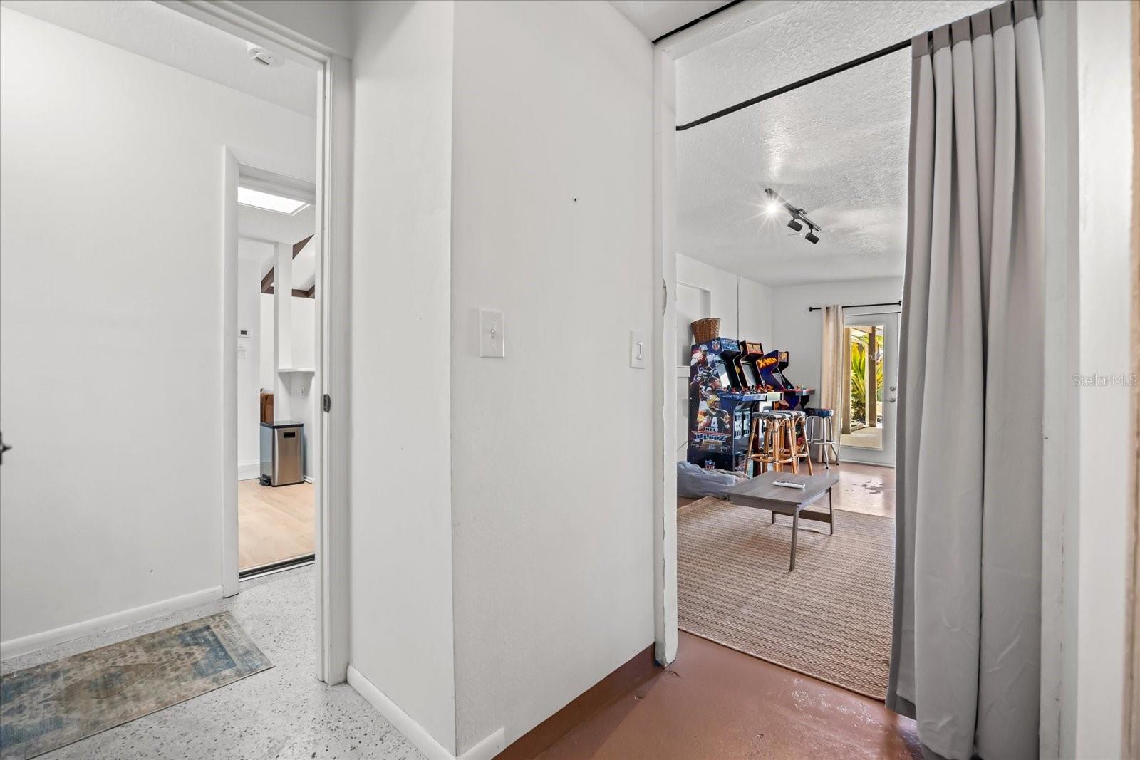 Listing photo id 20 for 936 Santa Cruz Road