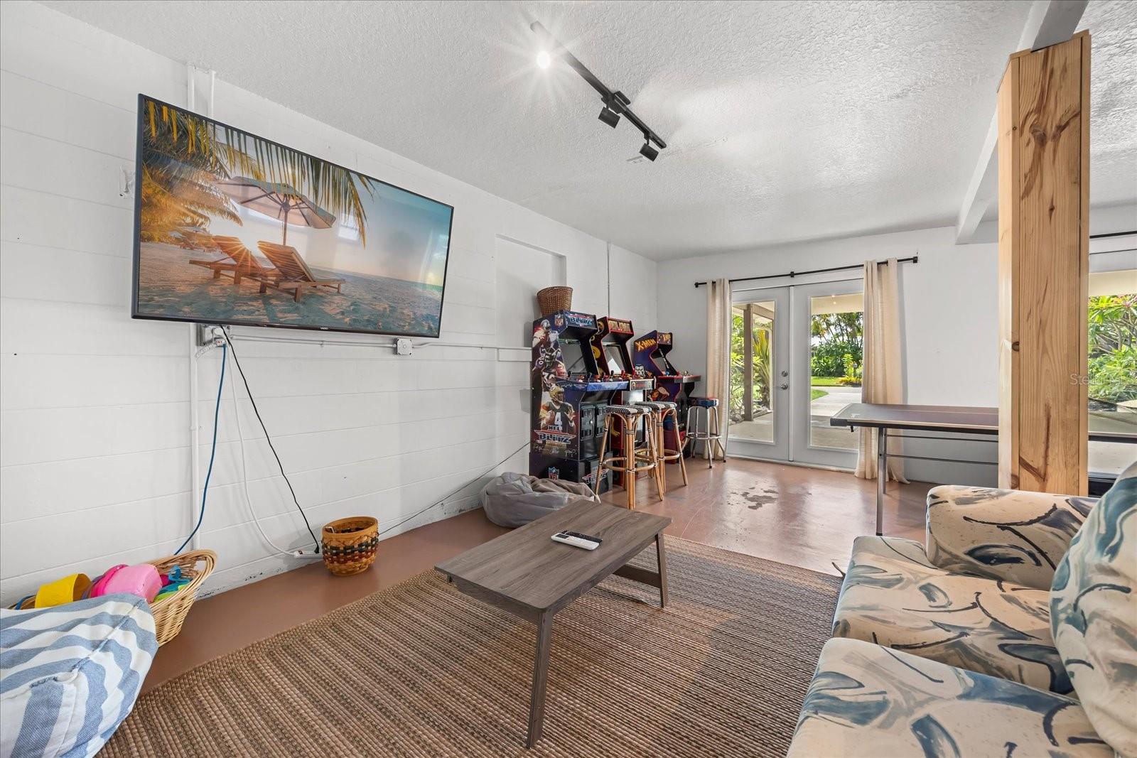 Listing photo id 22 for 936 Santa Cruz Road