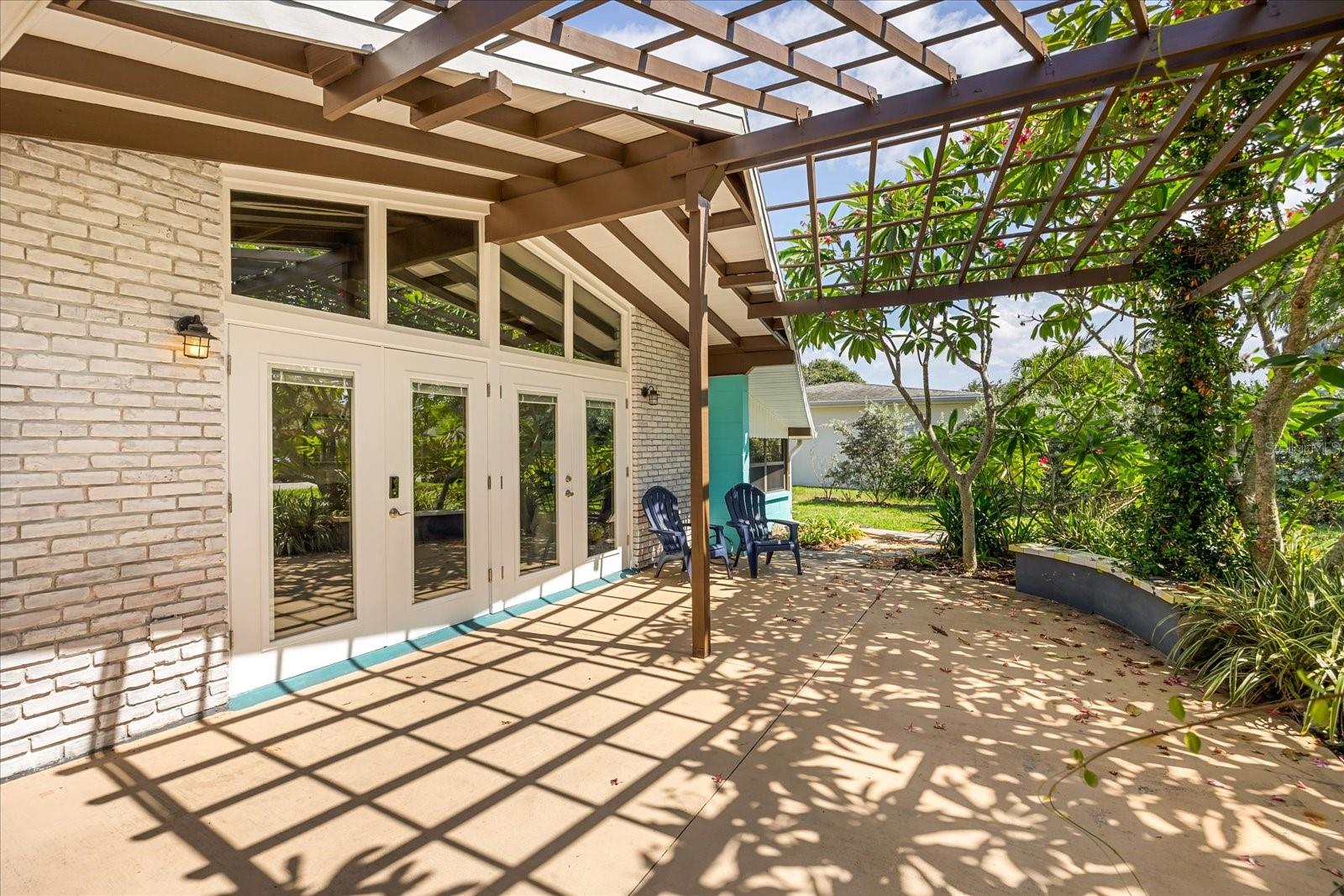 Listing photo id 26 for 936 Santa Cruz Road