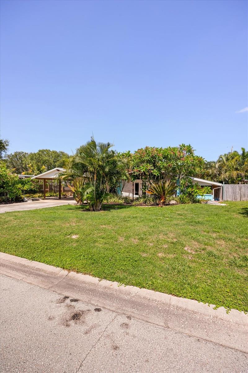 Listing photo id 36 for 936 Santa Cruz Road