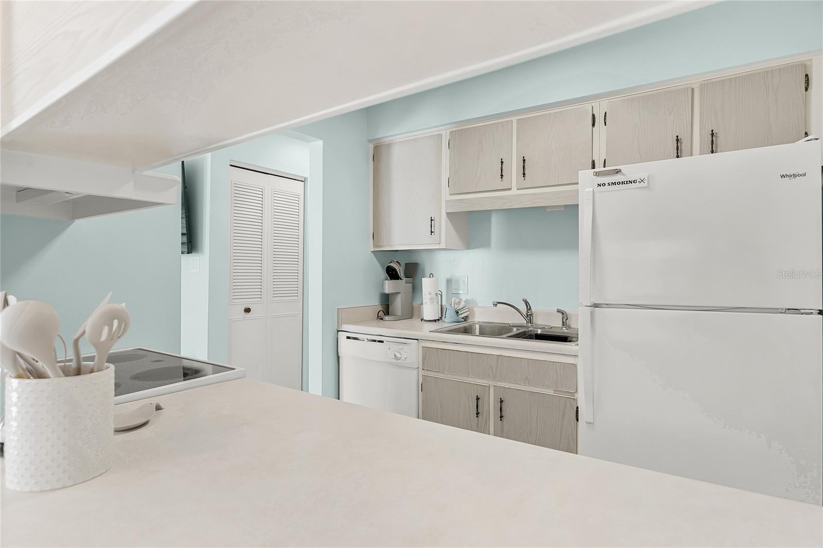Image 10 of 49 For 4225 Atlantic Avenue 2070