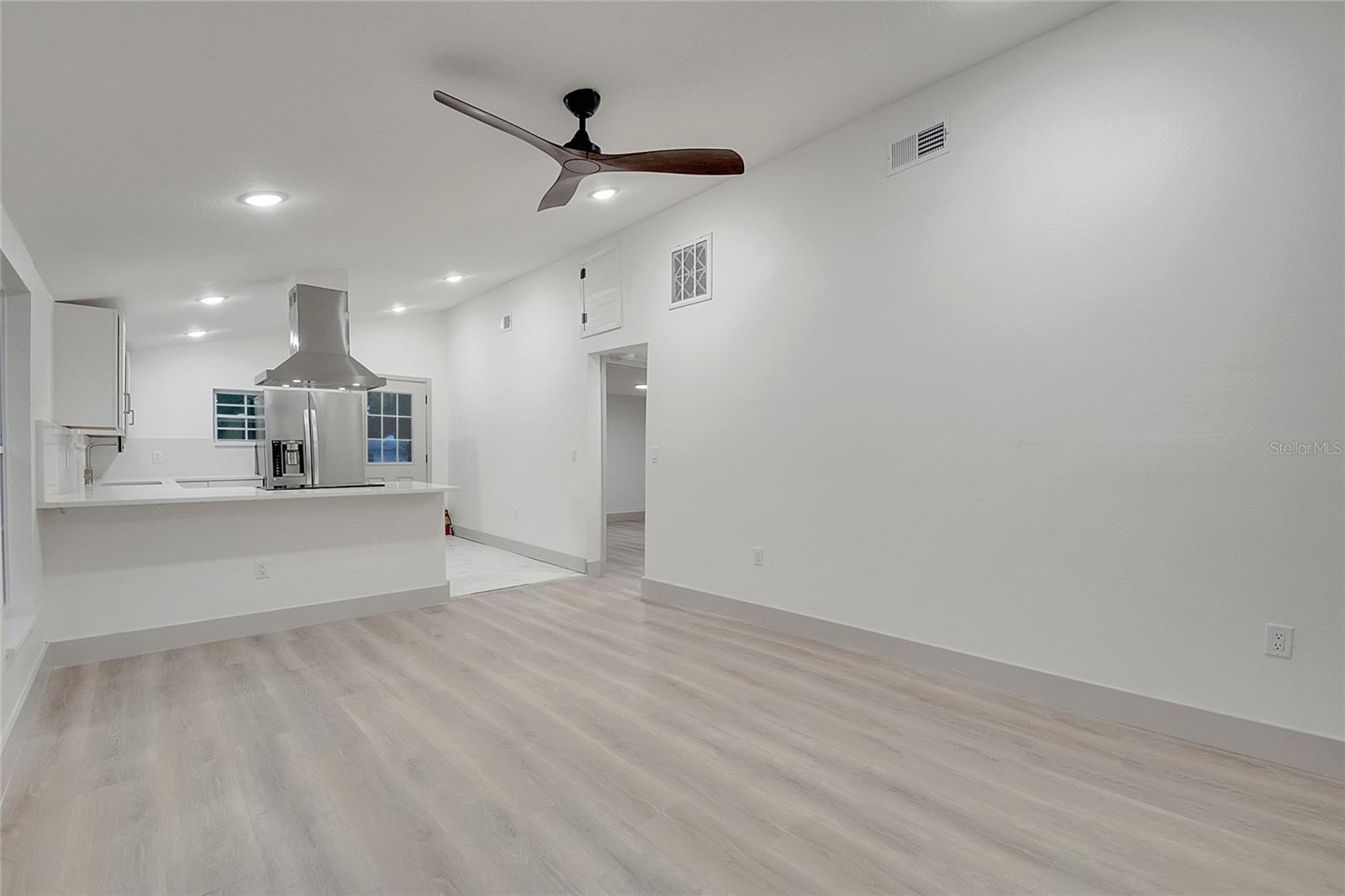 Image 11 of 29 For 641 Beresford Road