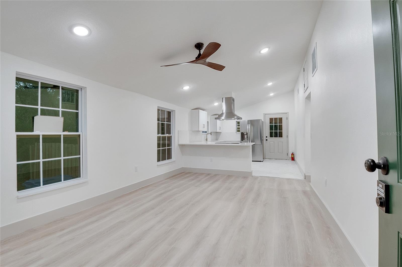 Image 8 of 29 For 641 Beresford Road