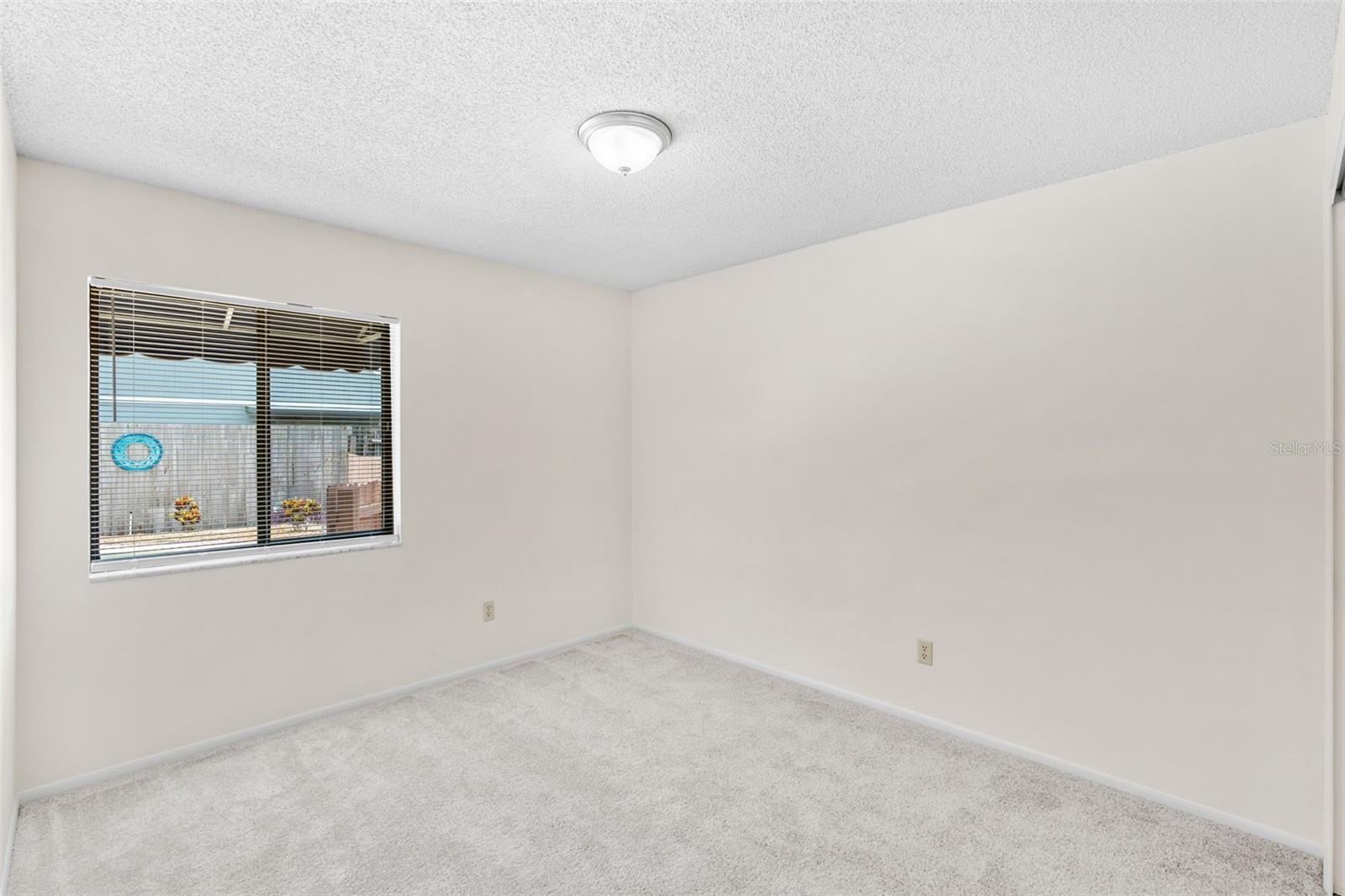 Image 17 of 26 For 406 Red Coat Lane