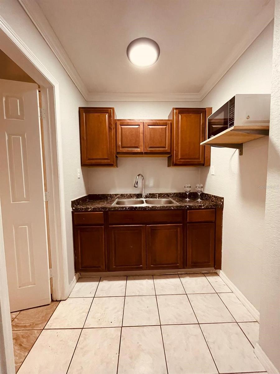 Image 36 of 41 For 3415 N Goldenrod Rd